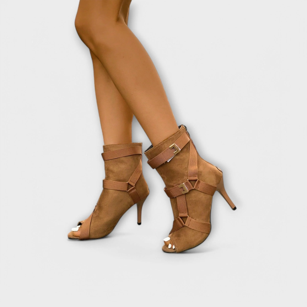 Sandalias elegantes de tacón con puntera abierta