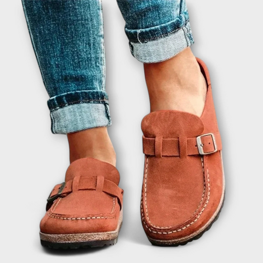 Mocasines para mujer con hebilla decorativa